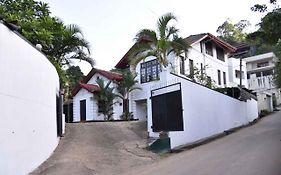 Antique Tourists Lodge